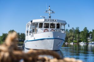 El barco Elviira llega al puerto de Savonlinna
